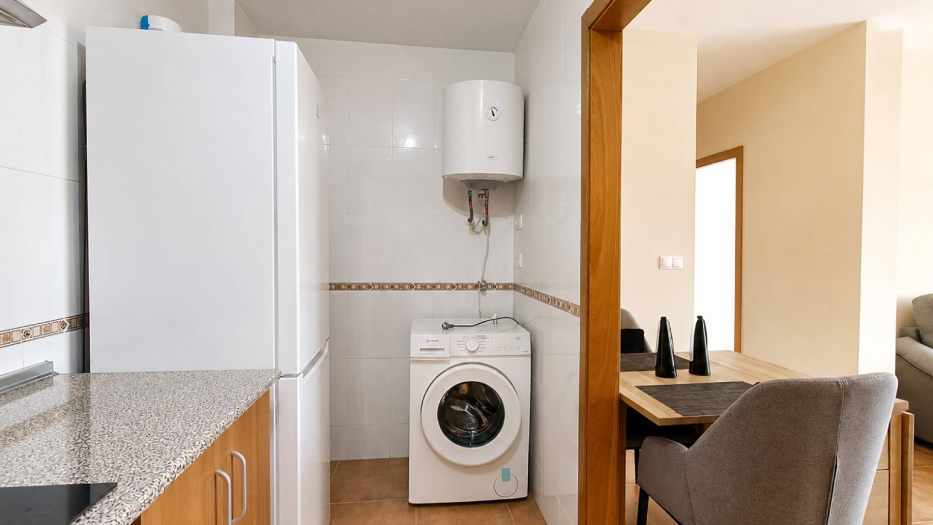 373j Apartment-HV374