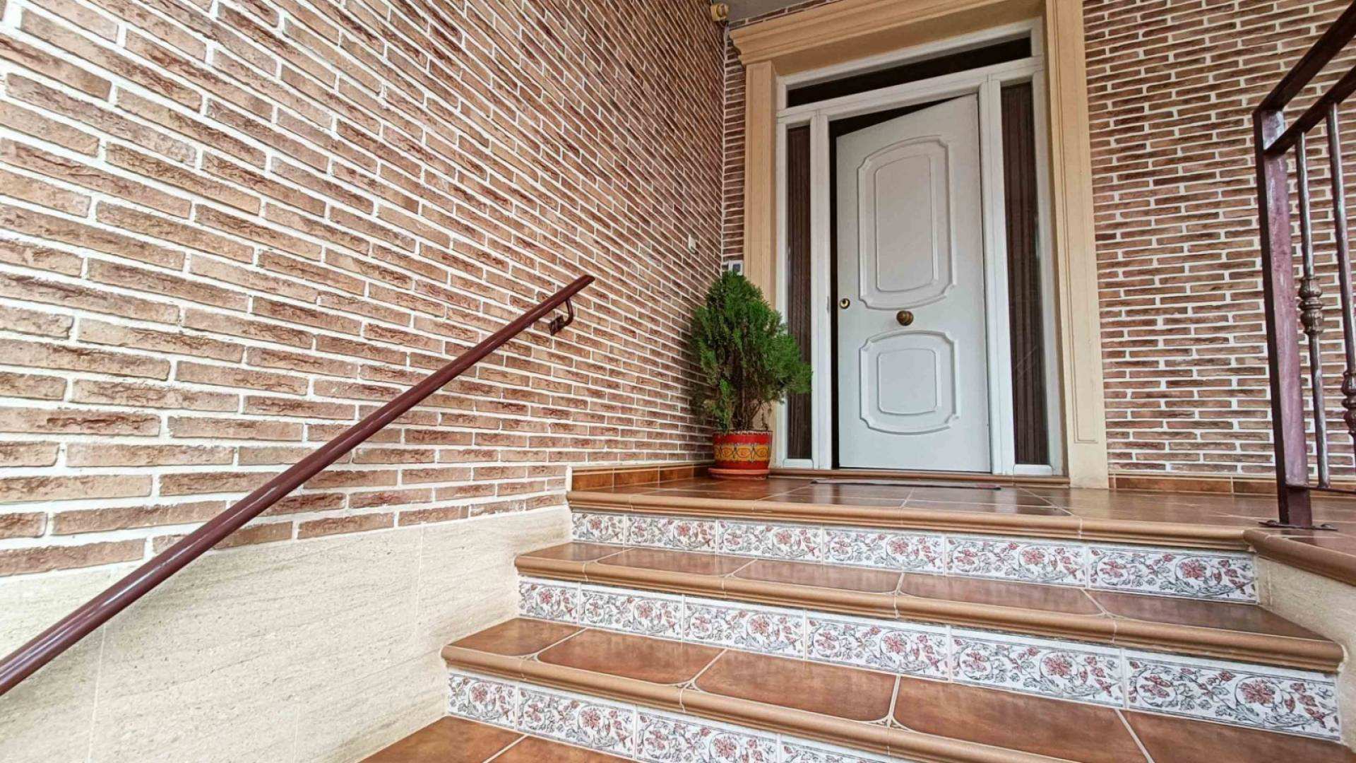 377f (Custom) Villa-HV377