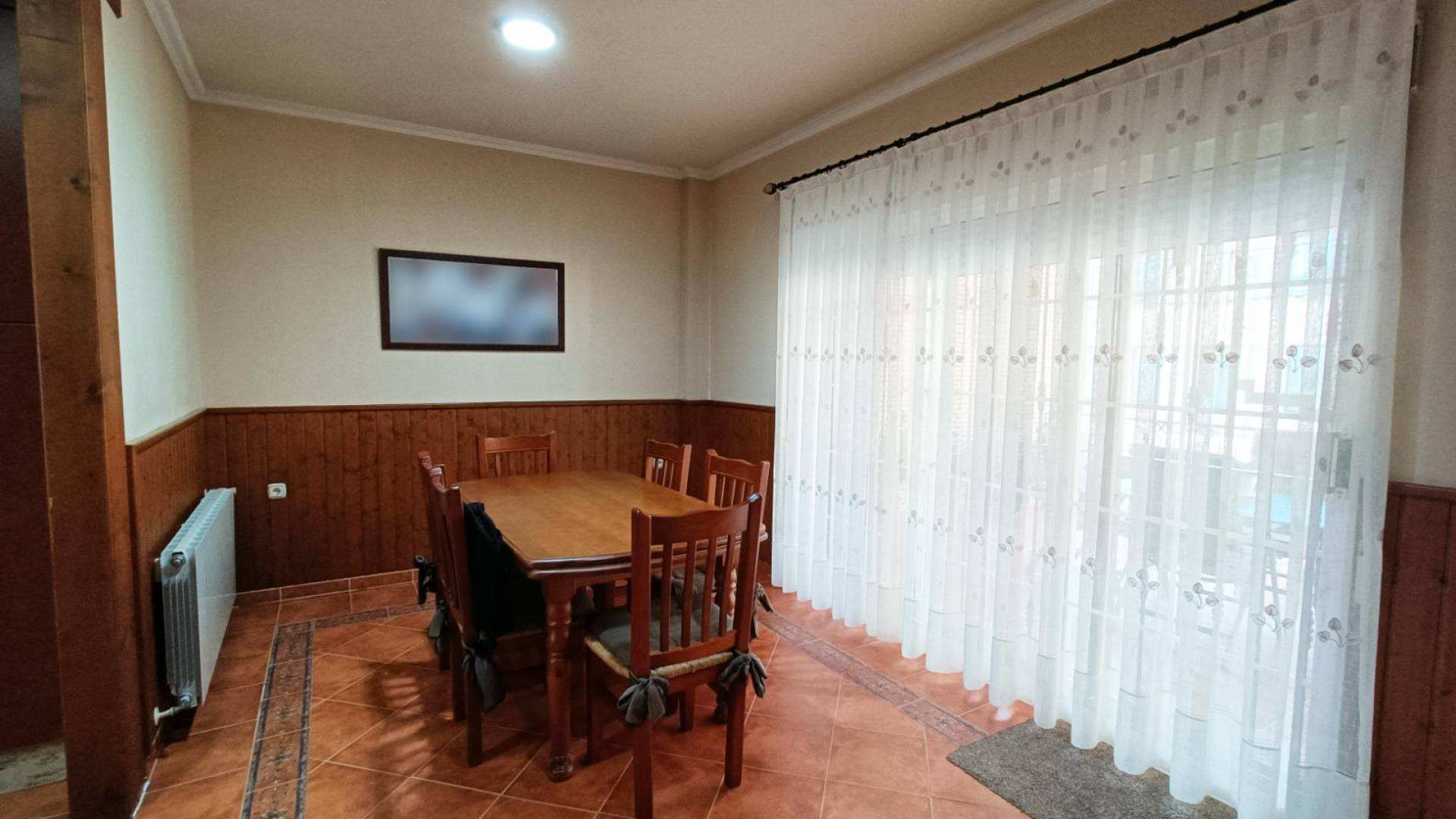 377n (Custom) Villa-HV377