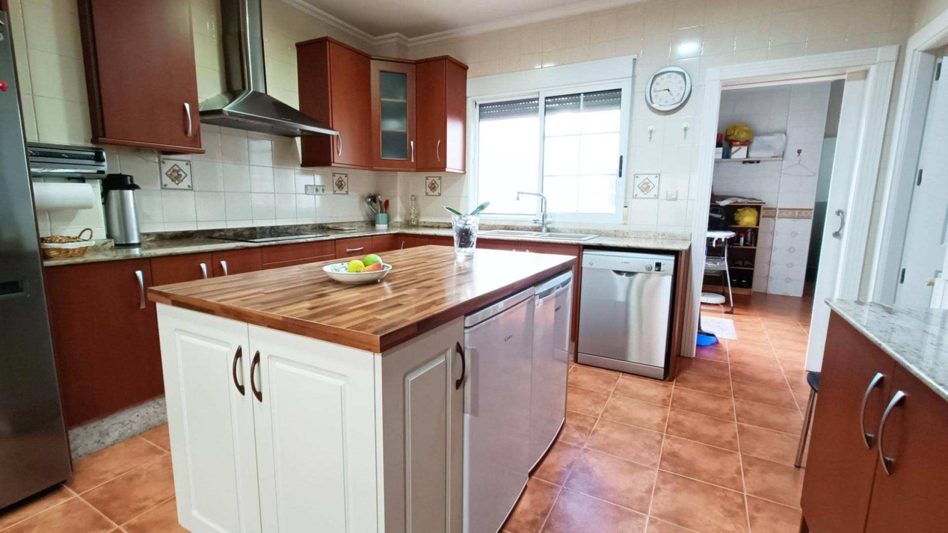 377q (Custom) Villa-HV377