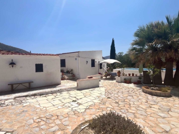 Finca/Cave House-HV269