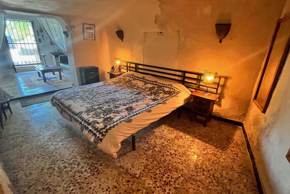 Finca/Cave House-HV269